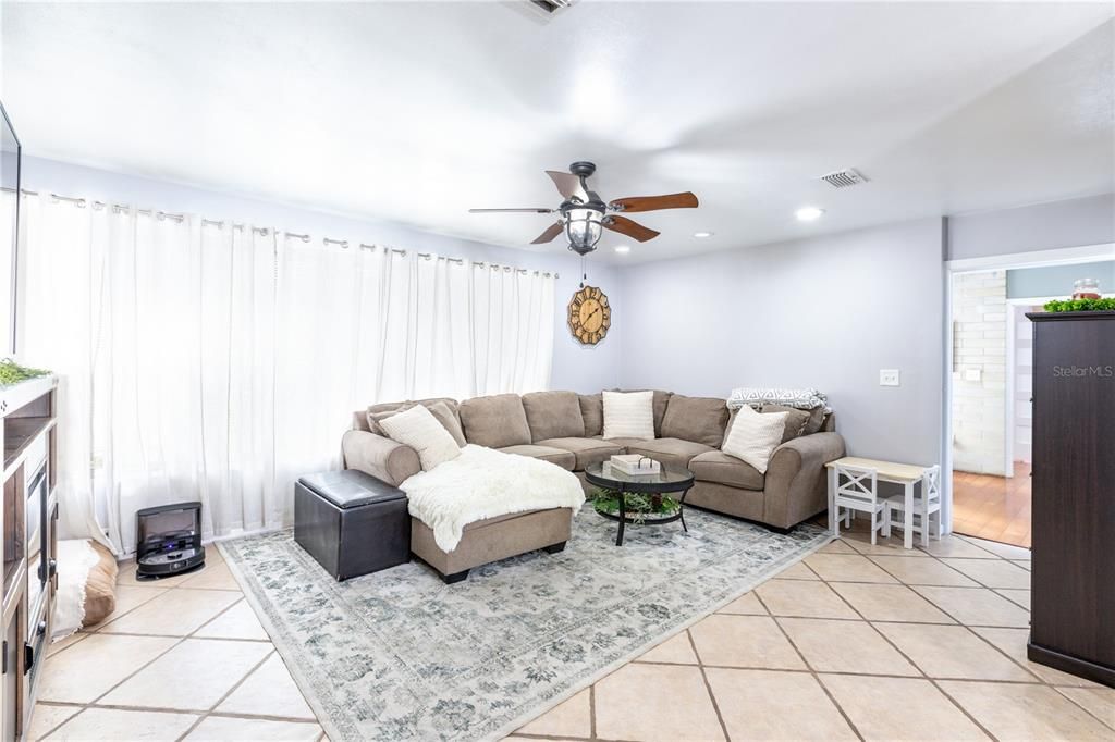 For Sale: $434,000 (4 beds, 2 baths, 2890 Square Feet)