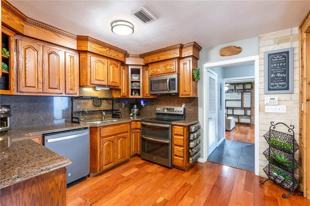 For Sale: $434,000 (4 beds, 2 baths, 2890 Square Feet)