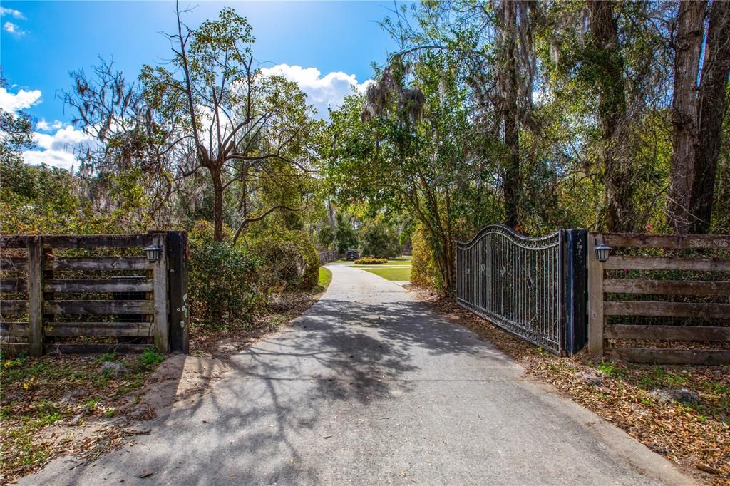 For Sale: $434,000 (4 beds, 2 baths, 2890 Square Feet)