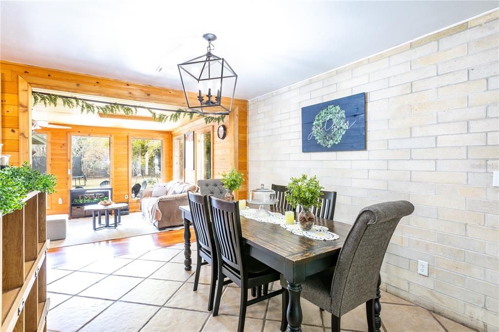 For Sale: $434,000 (4 beds, 2 baths, 2890 Square Feet)