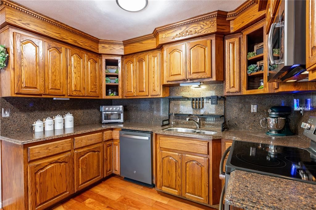 For Sale: $434,000 (4 beds, 2 baths, 2890 Square Feet)