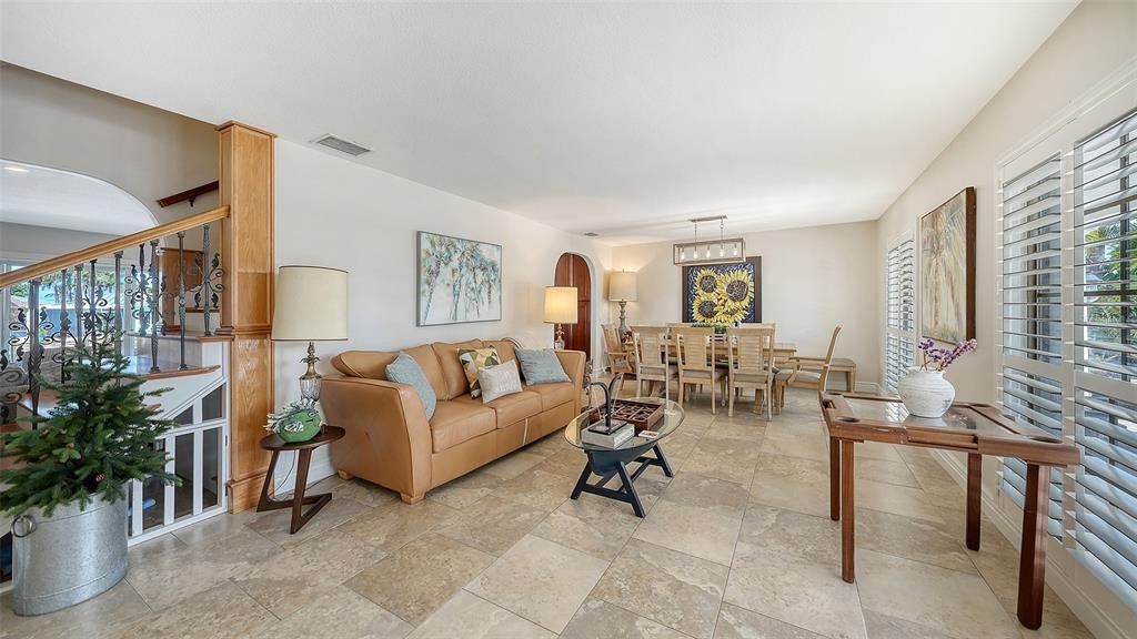 En Venta: $2,665,000 (5 camas, 2 baños, 3122 Pies cuadrados)