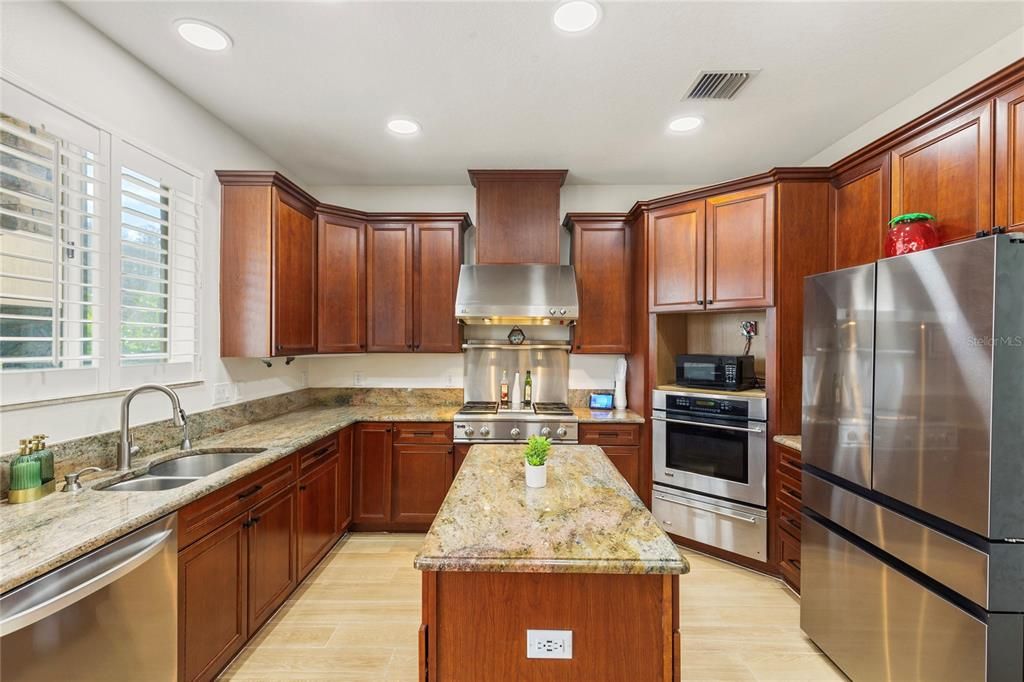 Active With Contract: $799,900 (4 beds, 4 baths, 3630 Square Feet)