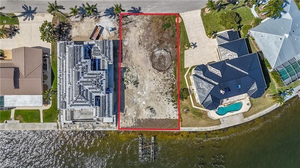 На продажу: $1,600,000 (0.26 acres)