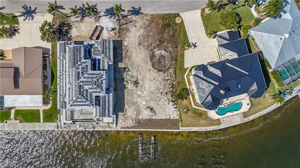 На продажу: $1,600,000 (0.26 acres)