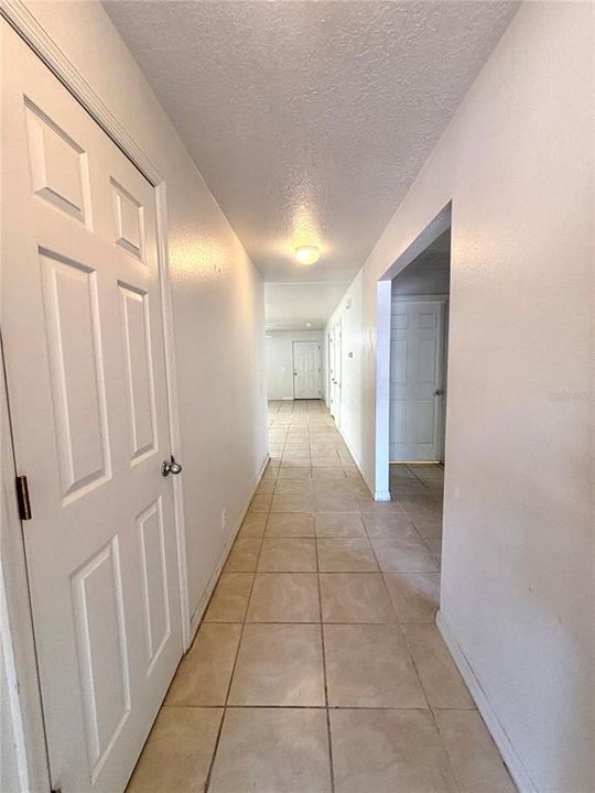 Activo con contrato: $1,899 (3 camas, 2 baños, 1204 Pies cuadrados)