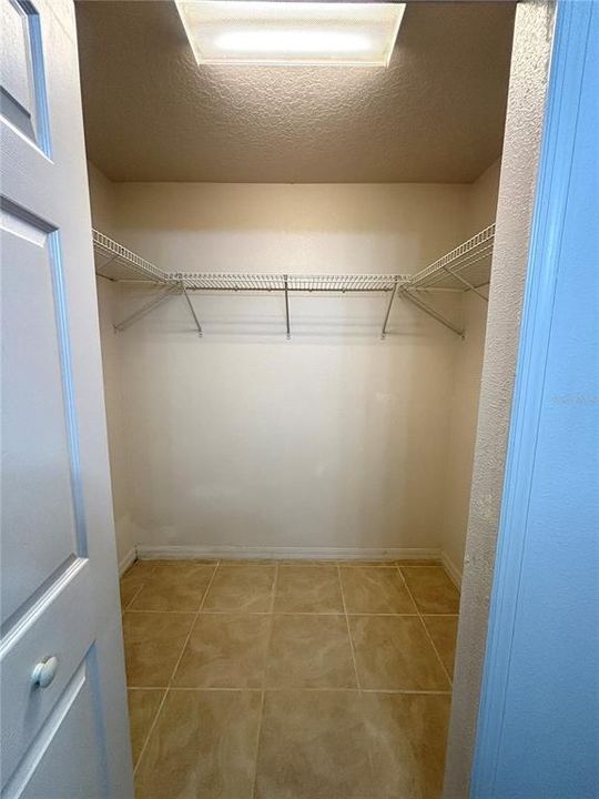 Activo con contrato: $1,899 (3 camas, 2 baños, 1204 Pies cuadrados)