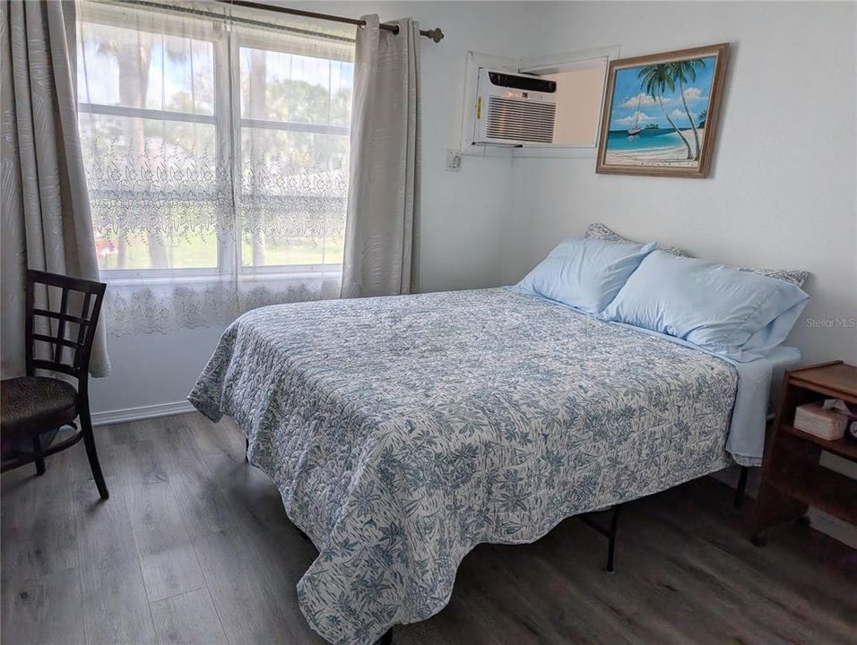 For Sale: $66,400 (1 beds, 1 baths, 576 Square Feet)