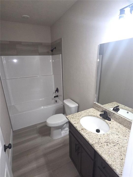 Activo con contrato: $288,000 (3 camas, 2 baños, 1314 Pies cuadrados)