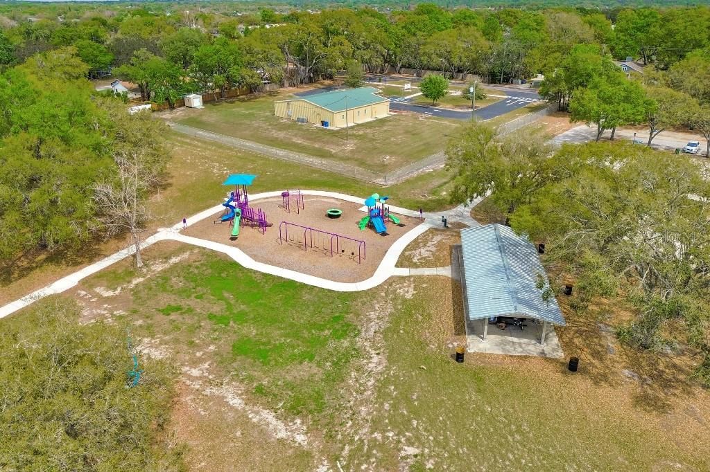 En Venta: $499,900 (4 camas, 3 baños, 1996 Pies cuadrados)