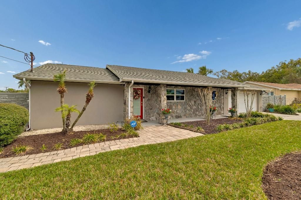 En Venta: $499,900 (4 camas, 3 baños, 1996 Pies cuadrados)