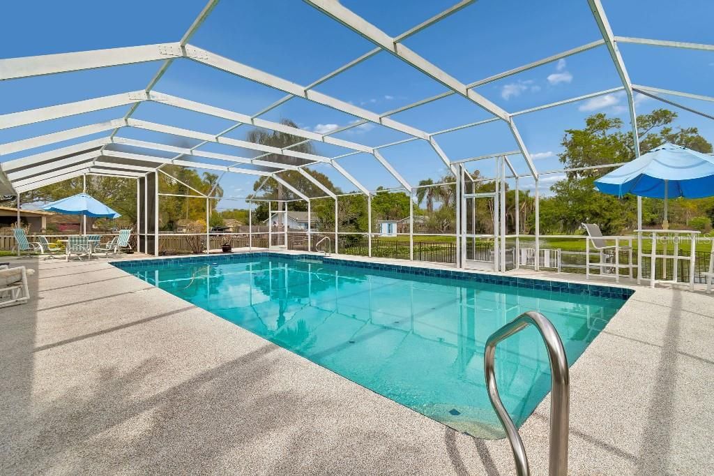En Venta: $499,900 (4 camas, 3 baños, 1996 Pies cuadrados)