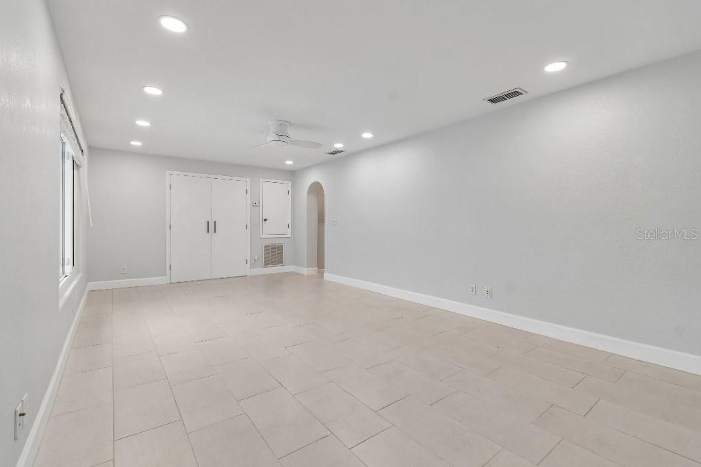 En Venta: $499,900 (4 camas, 3 baños, 1996 Pies cuadrados)