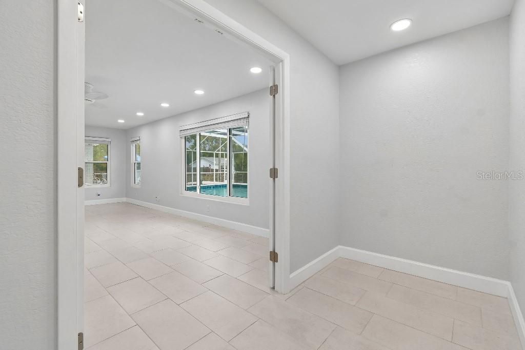 En Venta: $499,900 (4 camas, 3 baños, 1996 Pies cuadrados)