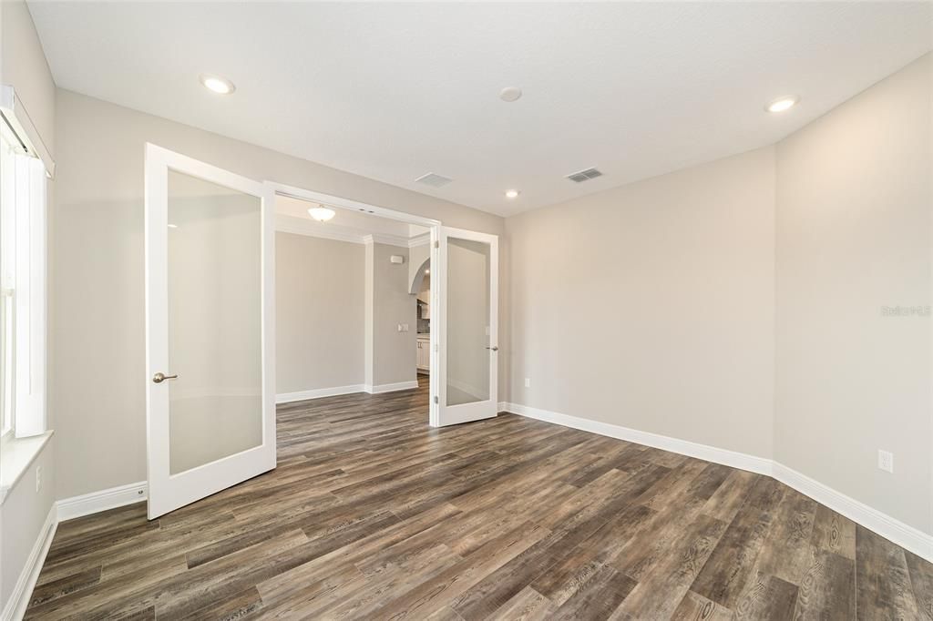 Active With Contract: $560,000 (3 beds, 3 baths, 2893 Square Feet)