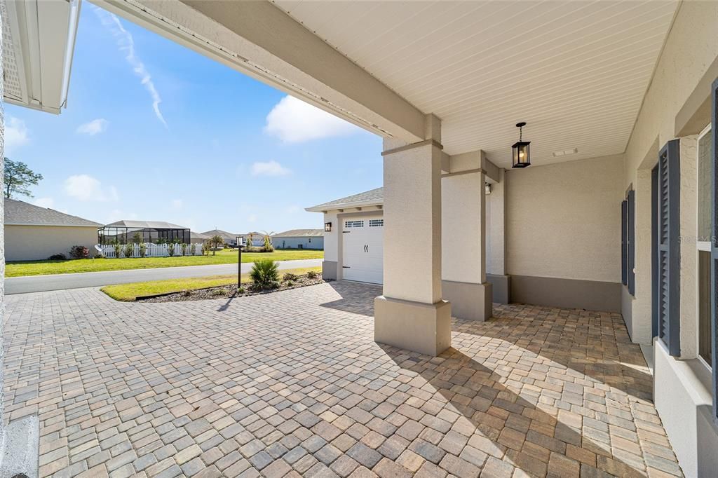 Active With Contract: $560,000 (3 beds, 3 baths, 2893 Square Feet)