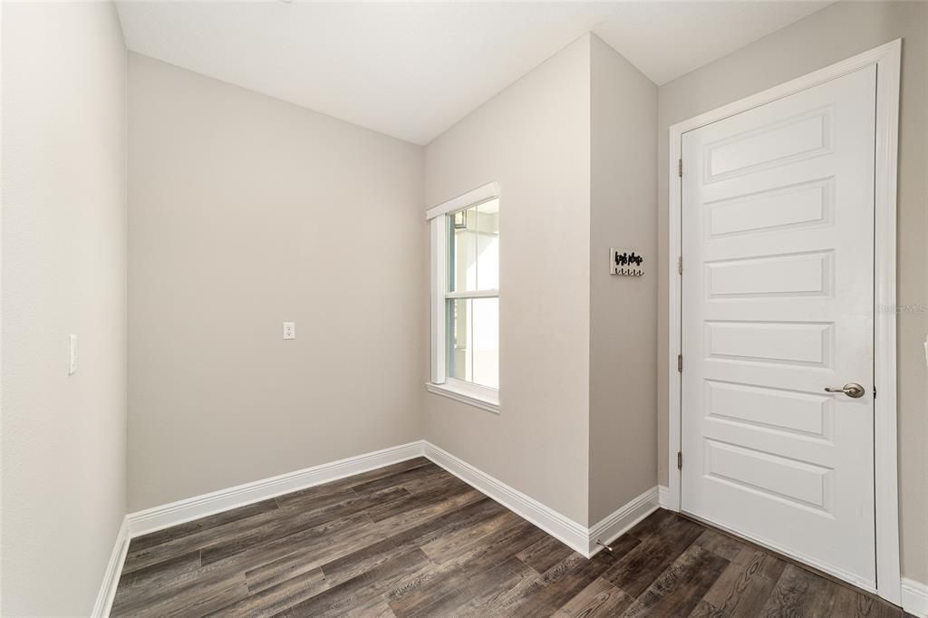Active With Contract: $560,000 (3 beds, 3 baths, 2893 Square Feet)