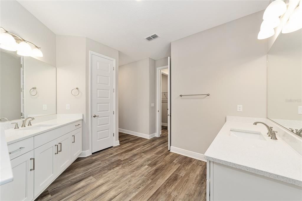 Active With Contract: $560,000 (3 beds, 3 baths, 2893 Square Feet)