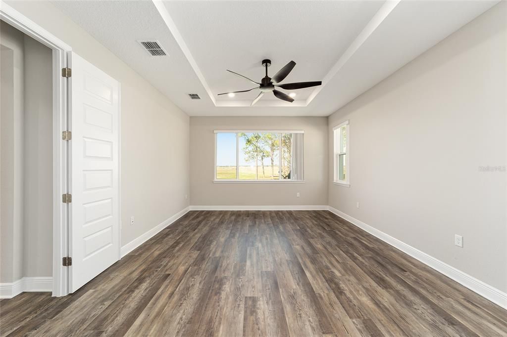 Active With Contract: $560,000 (3 beds, 3 baths, 2893 Square Feet)