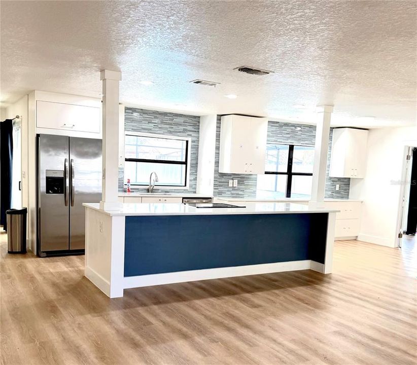 En Venta: $399,900 (4 camas, 2 baños, 1981 Pies cuadrados)