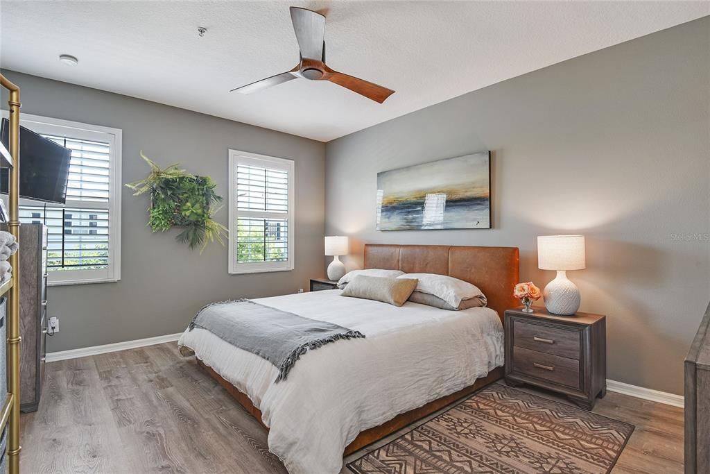 Active With Contract: $3,850 (3 beds, 2 baths, 1632 Square Feet)