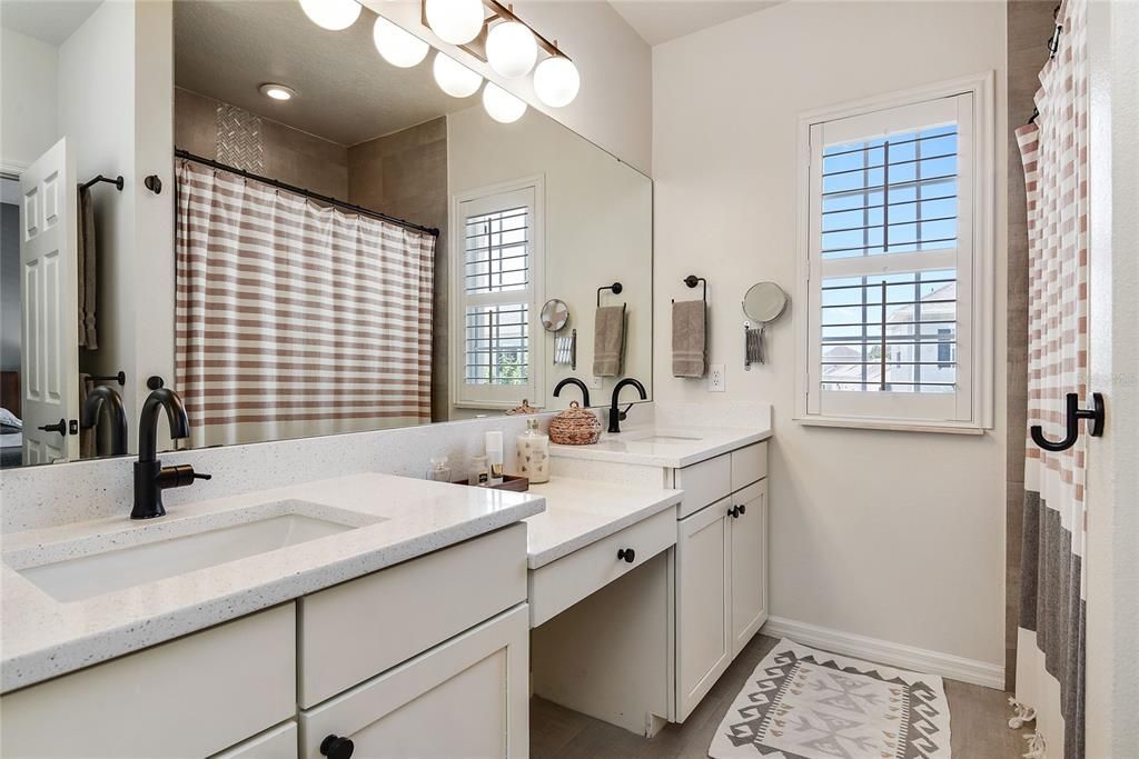 Active With Contract: $3,850 (3 beds, 2 baths, 1632 Square Feet)