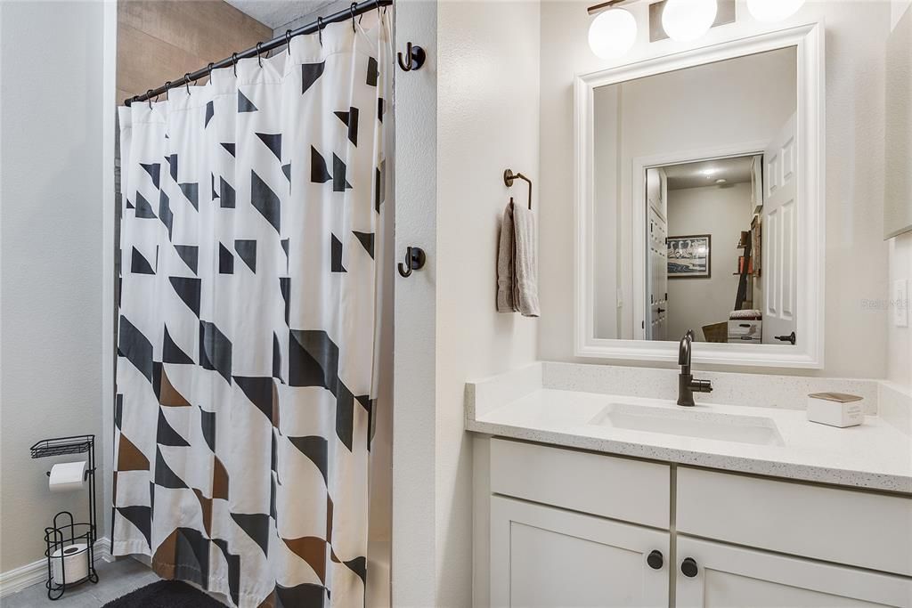 Active With Contract: $3,850 (3 beds, 2 baths, 1632 Square Feet)