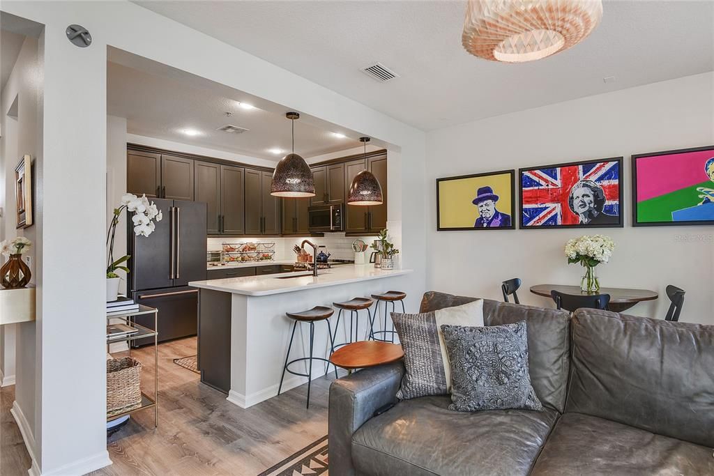 Active With Contract: $3,850 (3 beds, 2 baths, 1632 Square Feet)