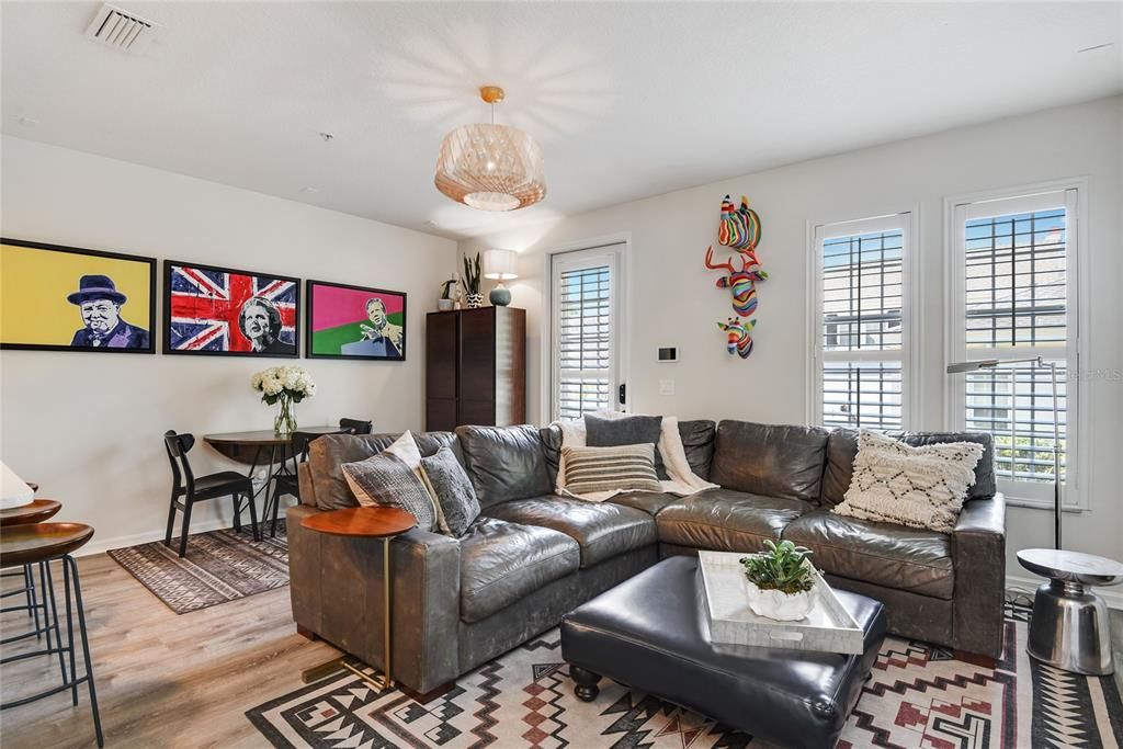 Active With Contract: $3,850 (3 beds, 2 baths, 1632 Square Feet)