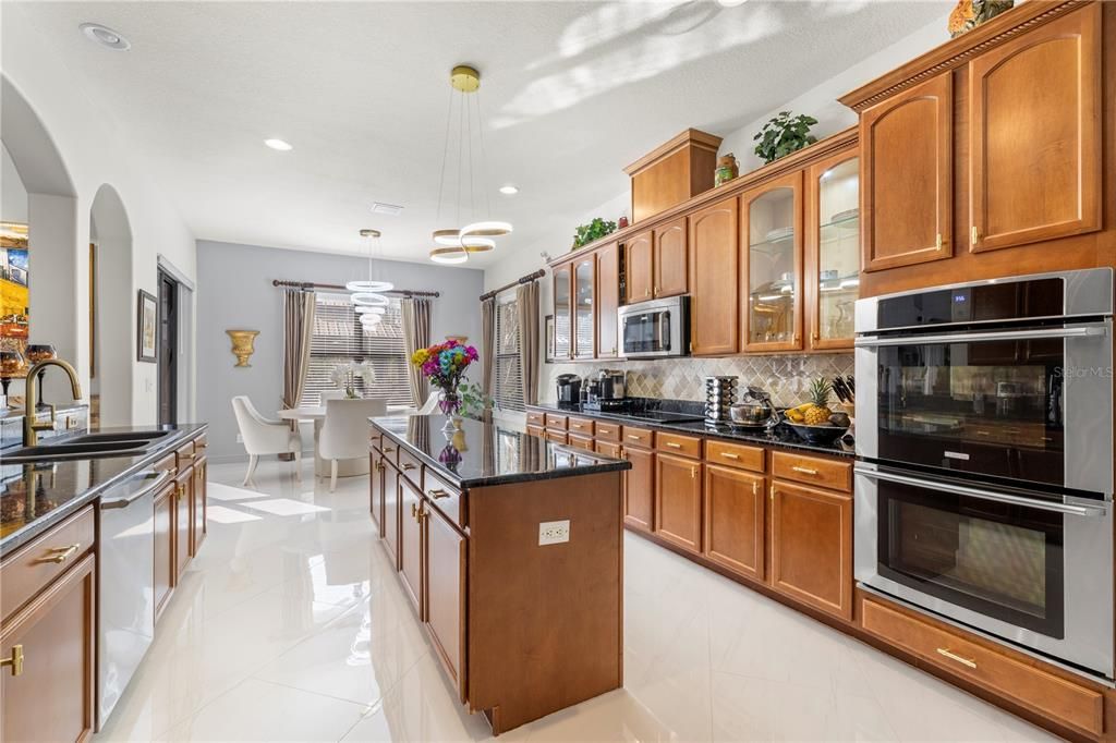 En Venta: $899,900 (5 camas, 3 baños, 3973 Pies cuadrados)