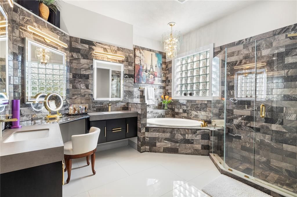 En Venta: $899,900 (5 camas, 3 baños, 3973 Pies cuadrados)