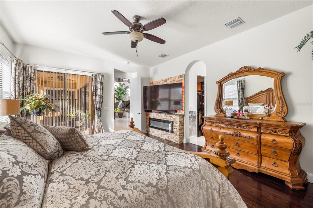 En Venta: $899,900 (5 camas, 3 baños, 3973 Pies cuadrados)