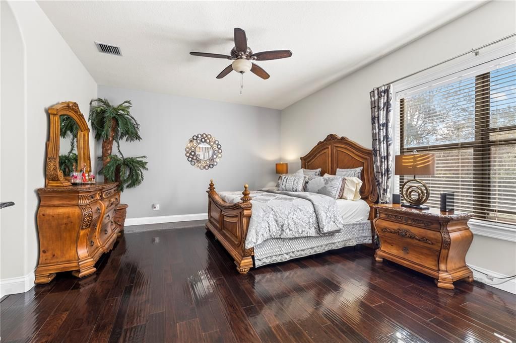En Venta: $899,900 (5 camas, 3 baños, 3973 Pies cuadrados)