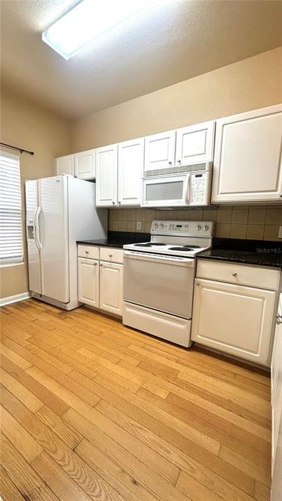 For Rent: $1,500 (2 beds, 2 baths, 1275 Square Feet)