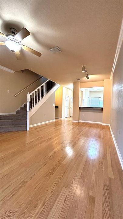 For Rent: $1,500 (2 beds, 2 baths, 1275 Square Feet)