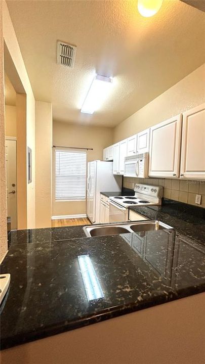 For Rent: $1,500 (2 beds, 2 baths, 1275 Square Feet)