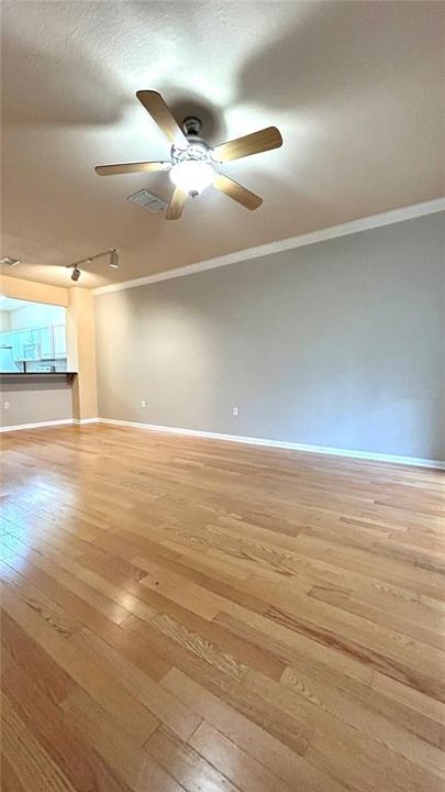 For Rent: $1,500 (2 beds, 2 baths, 1275 Square Feet)