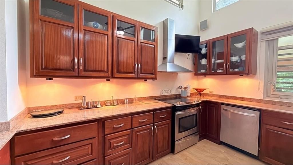На продажу: $1,250,000 (3 спален, 2 ванн, 2387 Квадратных фут)