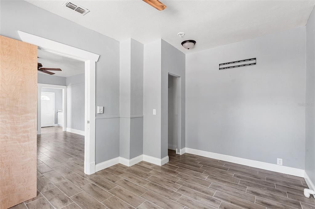 En Venta: $324,000 (4 camas, 0 baños, 1760 Pies cuadrados)