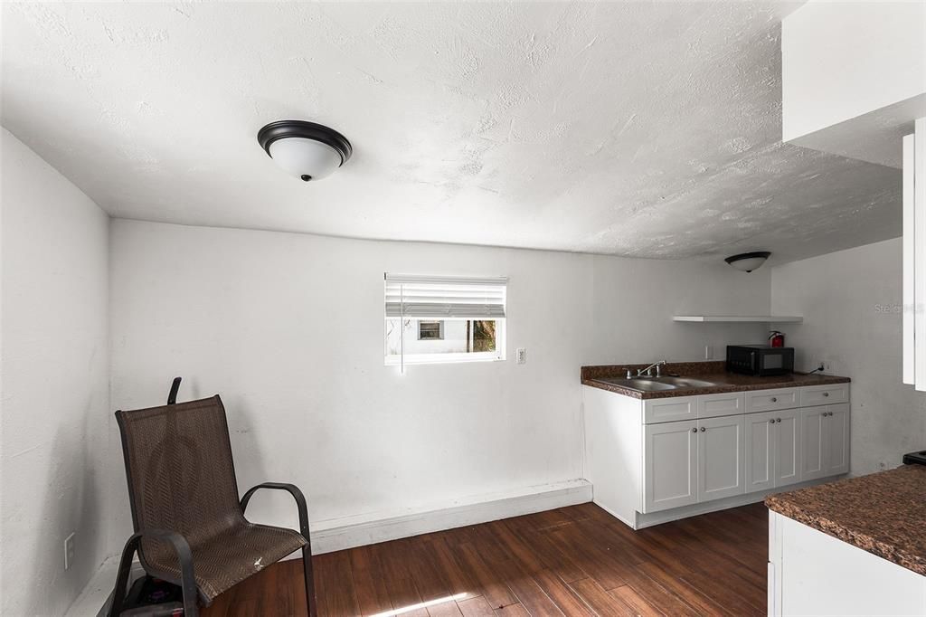 En Venta: $324,000 (4 camas, 0 baños, 1760 Pies cuadrados)