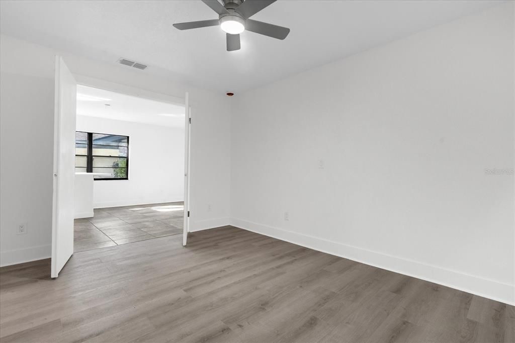 En Venta: $379,000 (2 camas, 2 baños, 1377 Pies cuadrados)
