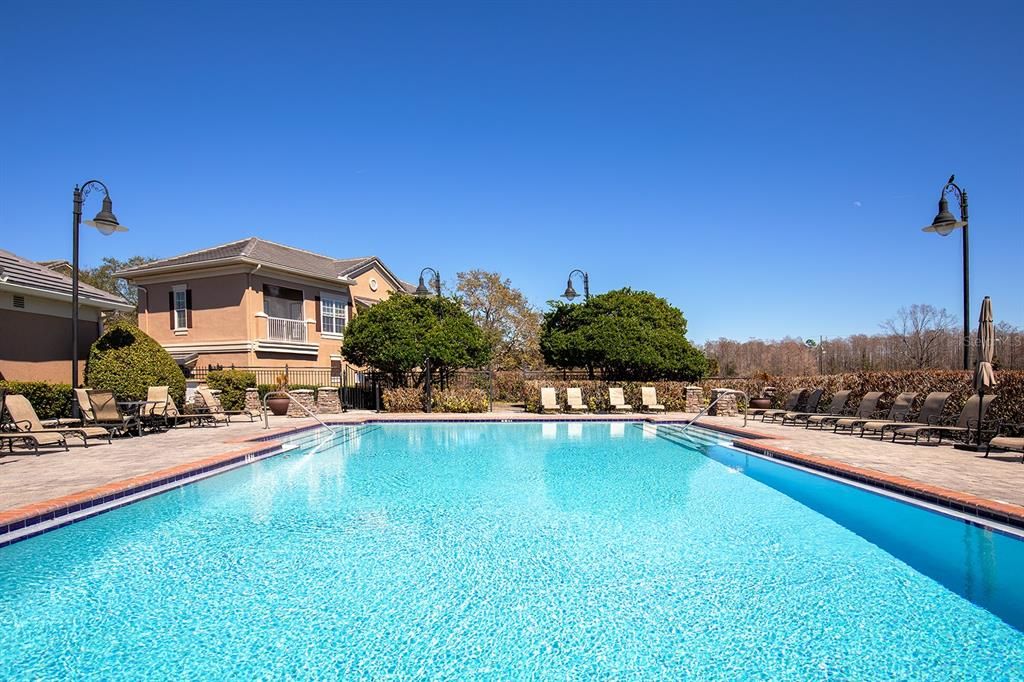 待售: $185,000 (2 贝兹, 2 浴室, 1041 平方英尺)