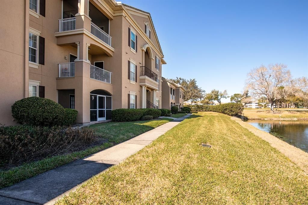 待售: $185,000 (2 贝兹, 2 浴室, 1041 平方英尺)