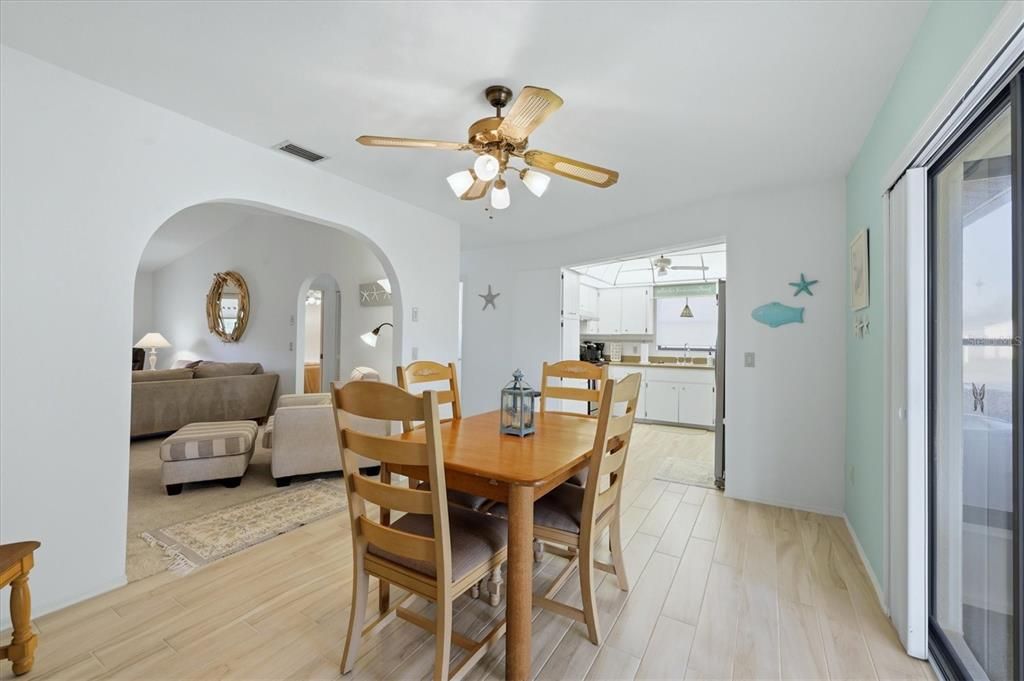 En Venta: $199,000 (2 camas, 2 baños, 1261 Pies cuadrados)