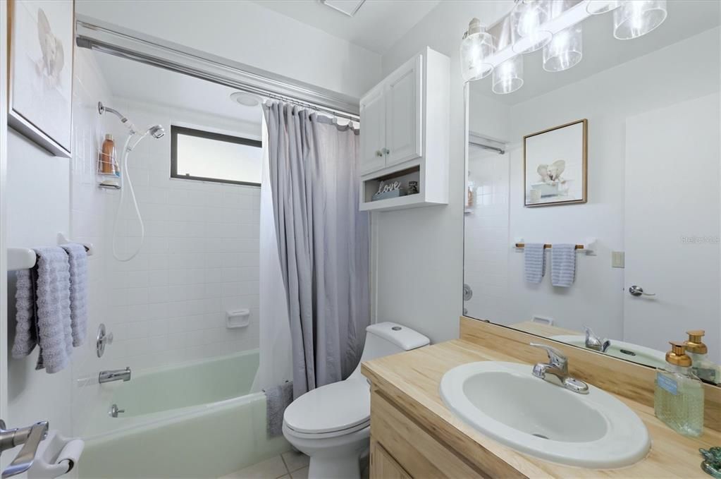 En Venta: $199,000 (2 camas, 2 baños, 1261 Pies cuadrados)