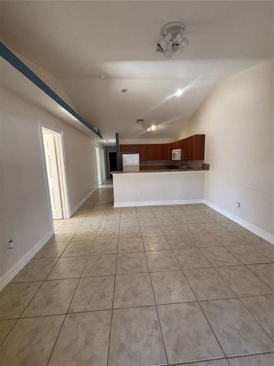 For Sale: $389,900 (6 beds, 0 baths, 2250 Square Feet)