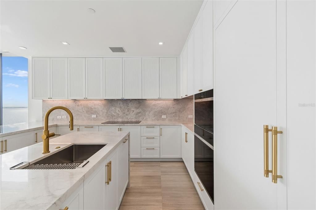 Active With Contract: $2,997,000 (3 beds, 3 baths, 2937 Square Feet)