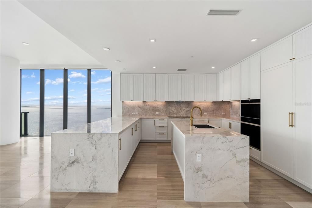 Active With Contract: $2,997,000 (3 beds, 3 baths, 2937 Square Feet)