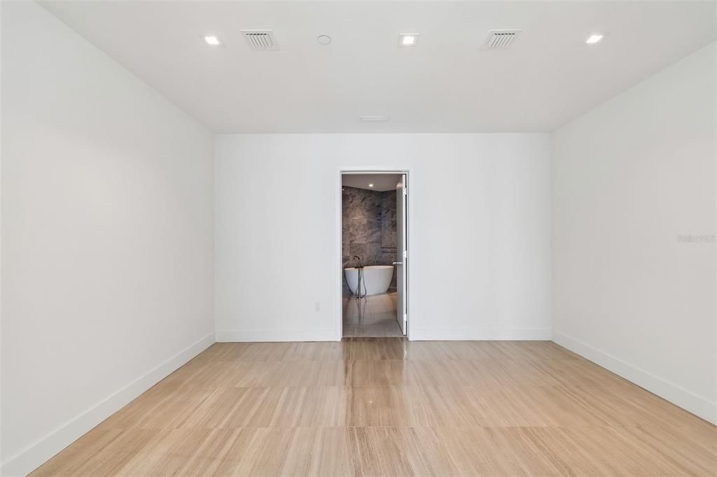 Active With Contract: $2,997,000 (3 beds, 3 baths, 2937 Square Feet)