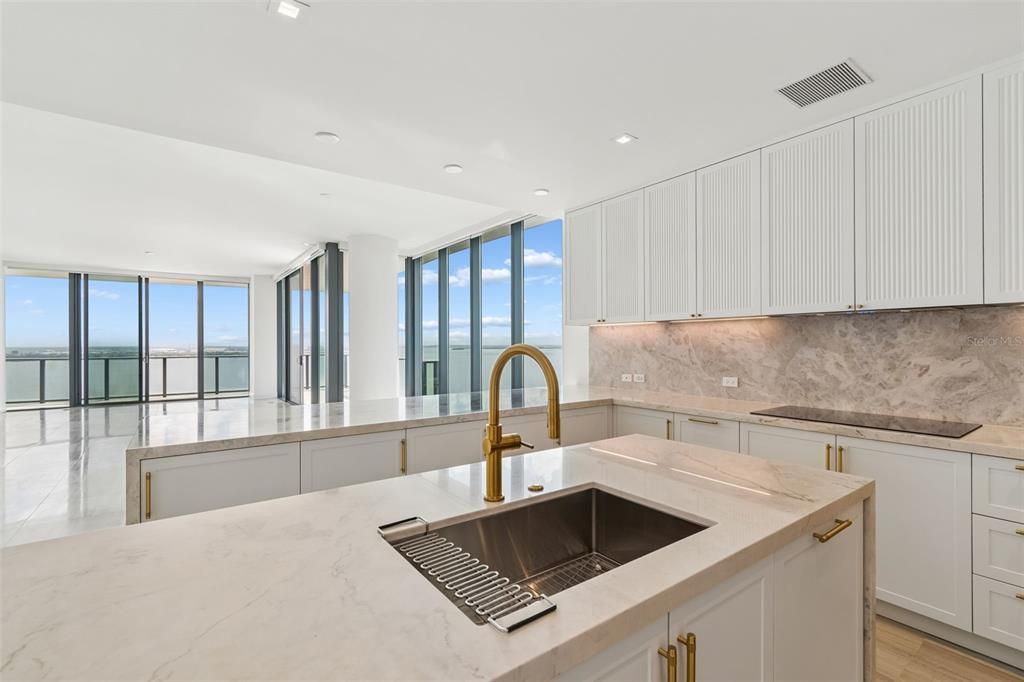 Active With Contract: $2,997,000 (3 beds, 3 baths, 2937 Square Feet)